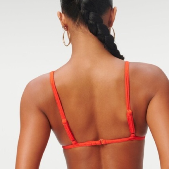 Good American Always Fits Bikini Top in Red - Picture 2 of 6